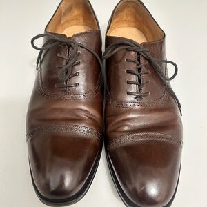 Men’s brown dress shoes